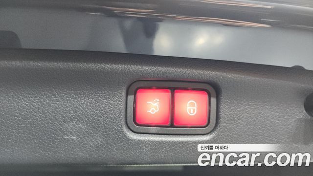 Mercedes-Benz C-Class 2022 — photo 23