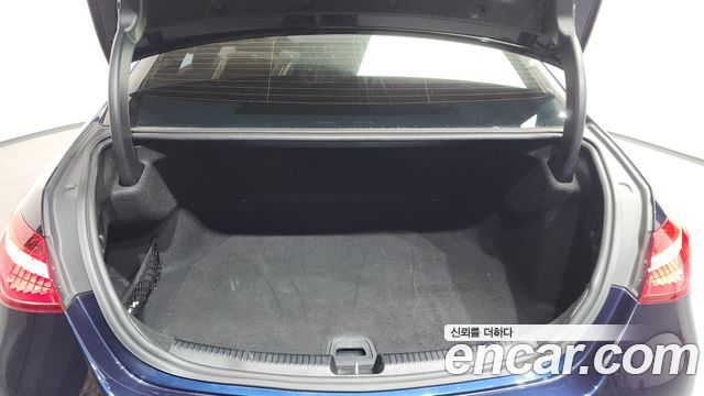 Mercedes-Benz C-Class 2022 — photo 24