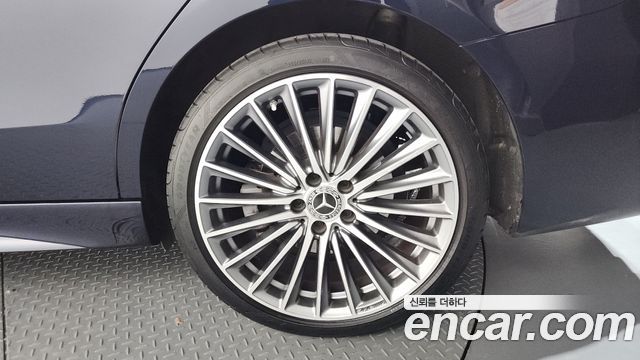 Mercedes-Benz C-Class 2022 — photo 7