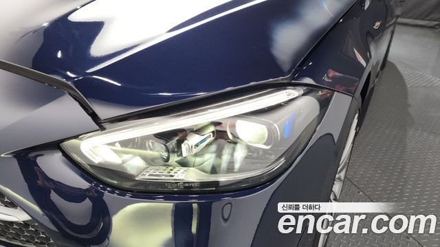 Mercedes-Benz C-Class 2022 — photo 8