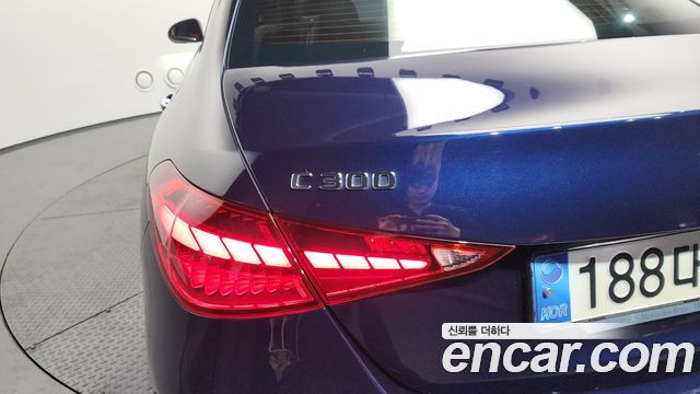 Mercedes-Benz C-Class 2022 — photo 9