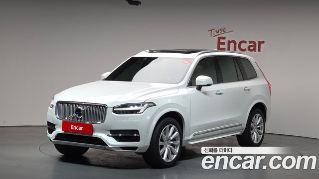 Volvo XC90 2018 — photo 1
