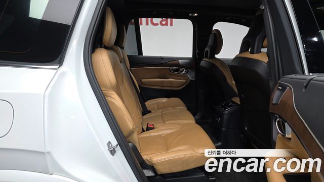 Volvo XC90 2018 — photo 17