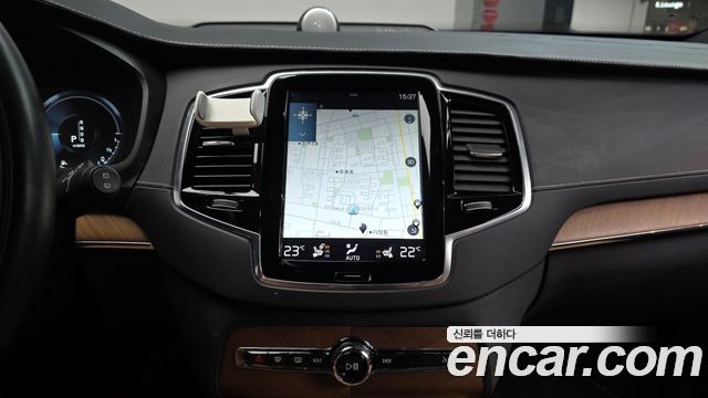 Volvo XC90 2018 — photo 19