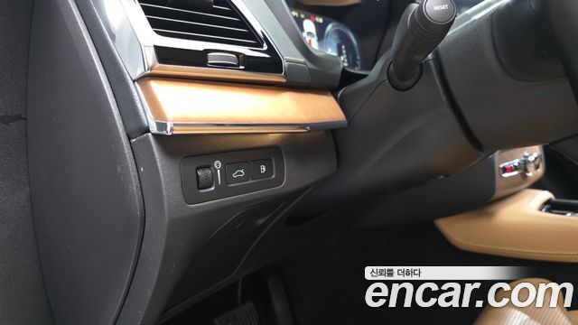 Volvo XC90 2018 — photo 27