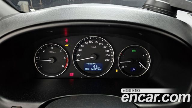 Hyundai Starex 2019 — photo 8