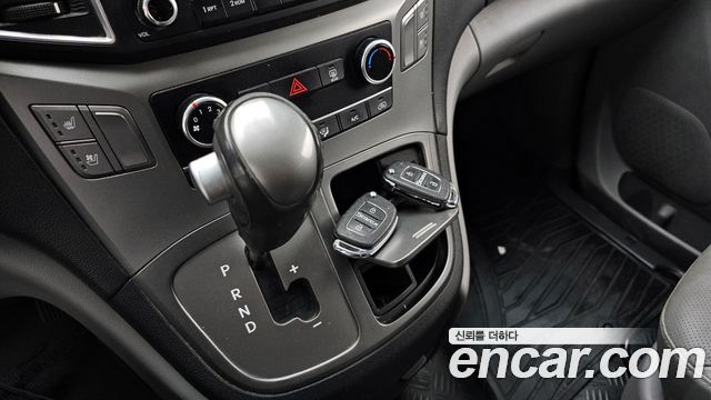 Hyundai Starex 2019 — photo 9