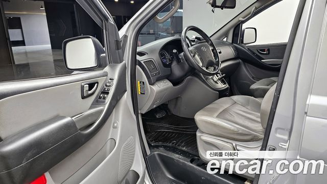 Hyundai Starex 2019 — photo 10