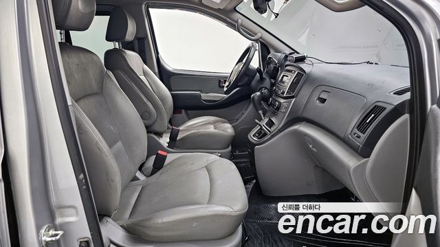 Hyundai Starex 2019 — photo 13