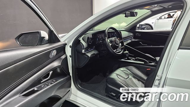 Hyundai AVANTE 2021 — photo 13