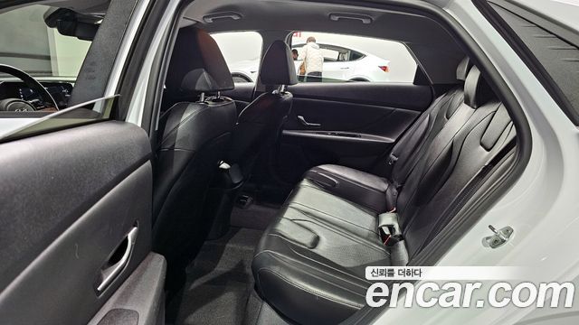 Hyundai AVANTE 2021 — photo 17