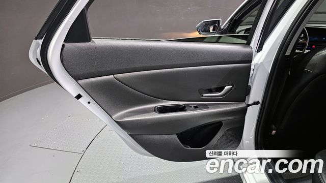 Hyundai AVANTE 2021 — photo 15