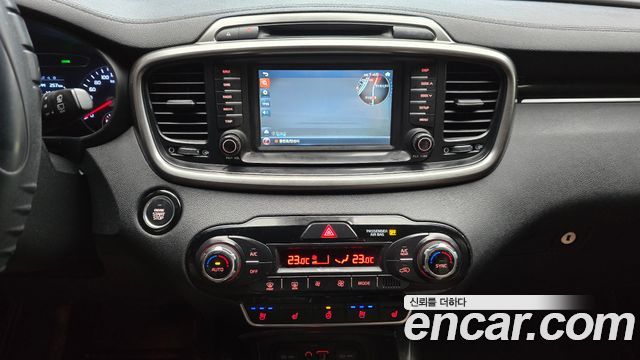 Kia Sorento 2016 — photo 16