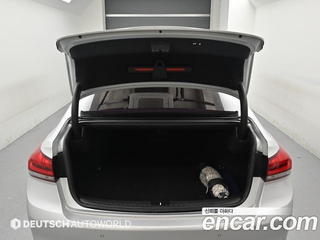 Genesis G80 2017 — photo 19