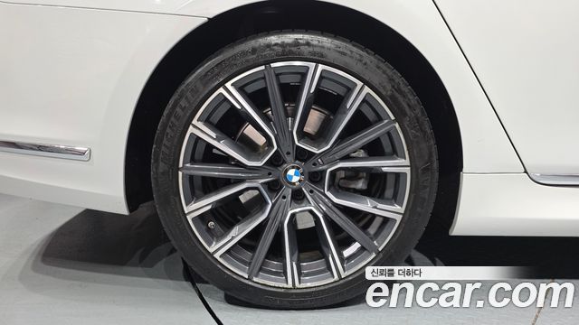 BMW 7-Series 2022 — photo 5
