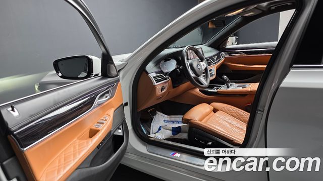 BMW 7-Series 2022 — photo 10