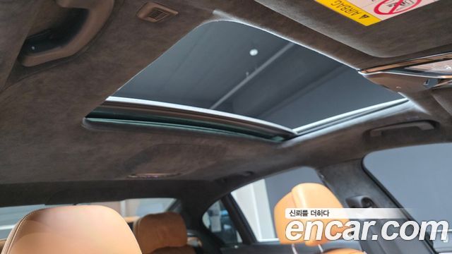 BMW 7-Series 2022 — photo 18