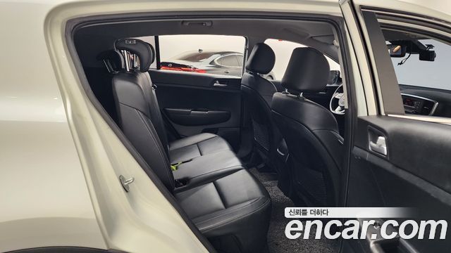 Kia Sportage 2022 — photo 17