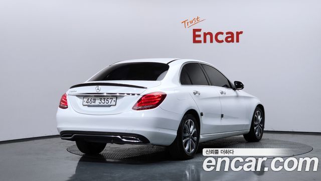 Mercedes-Benz C-Class 2018 — photo 2