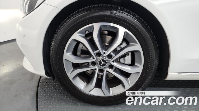 Mercedes-Benz C-Class 2018 — photo 5