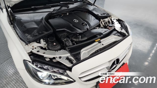 Mercedes-Benz C-Class 2018 — photo 6