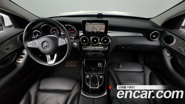 Mercedes-Benz C-Class 2018 — photo 10