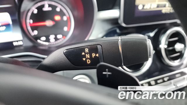 Mercedes-Benz C-Class 2018 — photo 12