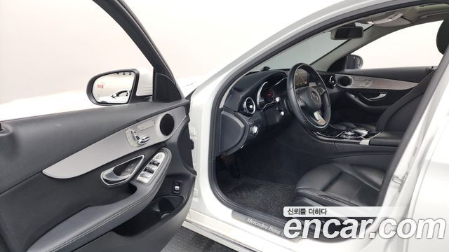 Mercedes-Benz C-Class 2018 — photo 13