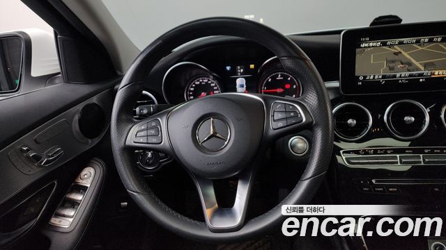 Mercedes-Benz C-Class 2018 — photo 18