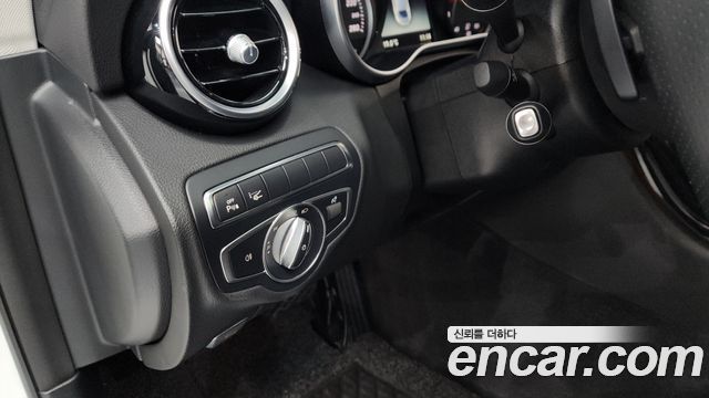 Mercedes-Benz C-Class 2018 — photo 22
