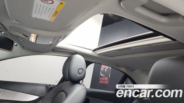 Mercedes-Benz C-Class 2018 — photo 25