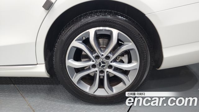 Mercedes-Benz C-Class 2018 — photo 7