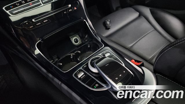 Mercedes-Benz C-Class 2018 — photo 27
