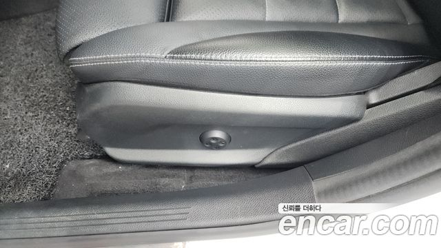 Mercedes-Benz C-Class 2018 — photo 31