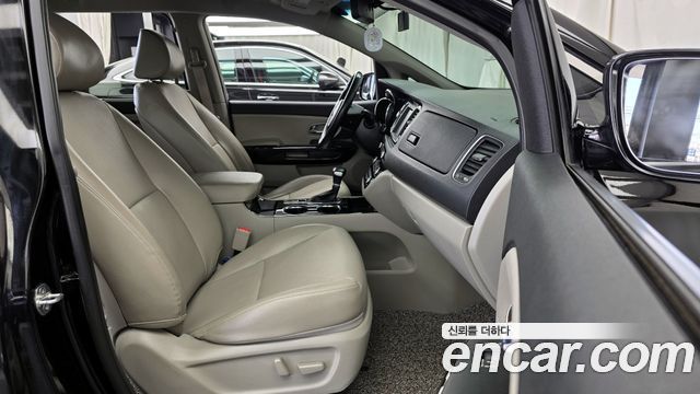 Kia Canival 2020 — photo 11
