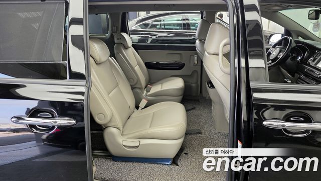 Kia Canival 2020 — photo 12