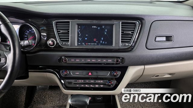 Kia Canival 2020 — photo 14