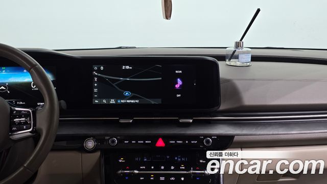 Kia Canival 2021 — photo 22