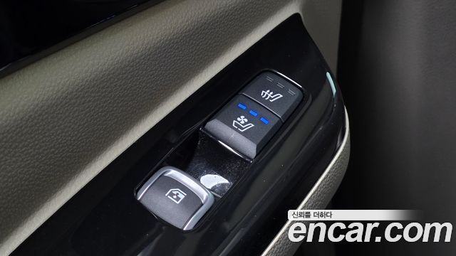 Kia Canival 2021 — photo 24