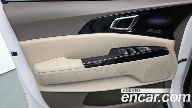 Kia Canival 2021 — photo 14