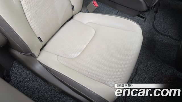 Kia Canival 2021 — photo 16