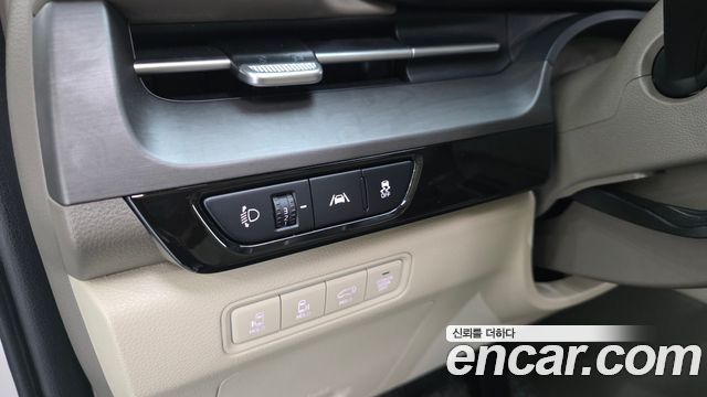 Kia Canival 2021 — photo 27