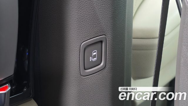 Kia Canival 2021 — photo 31
