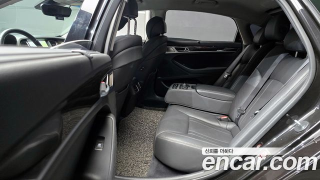 Genesis G80 2019 — photo 18