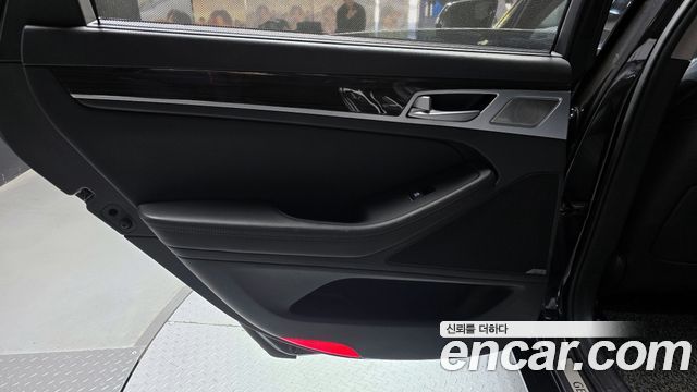 Genesis G80 2019 — photo 15
