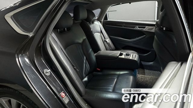Genesis G80 2019 — photo 16