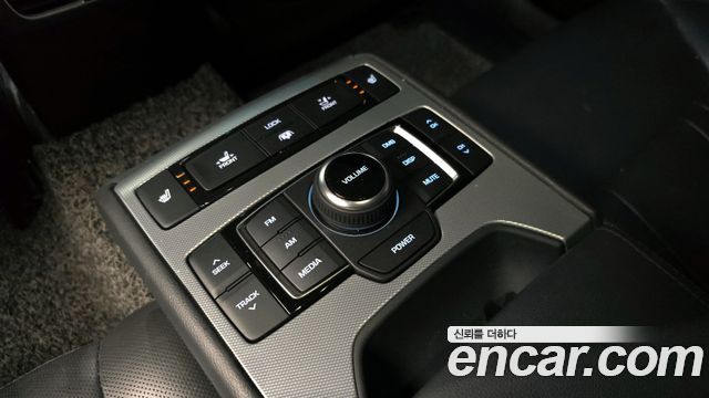 Genesis G80 2019 — photo 27