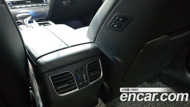 Genesis G80 2019 — photo 28