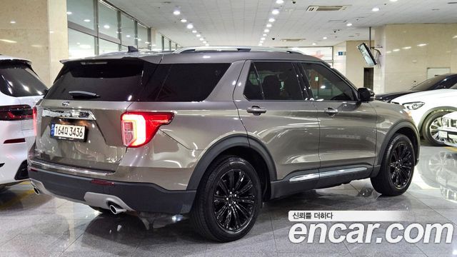 Ford Explorer 2021 — photo 4