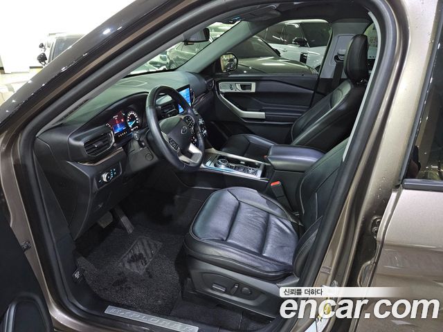 Ford Explorer 2021 — photo 10